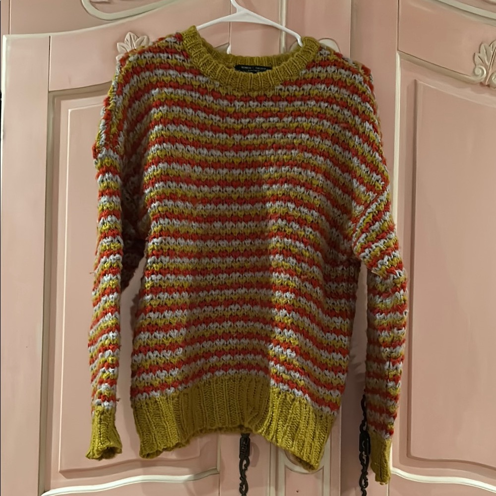 Romeo & Juliet Striped Multicolor Sweater. Excellent Condition! Adorable , S